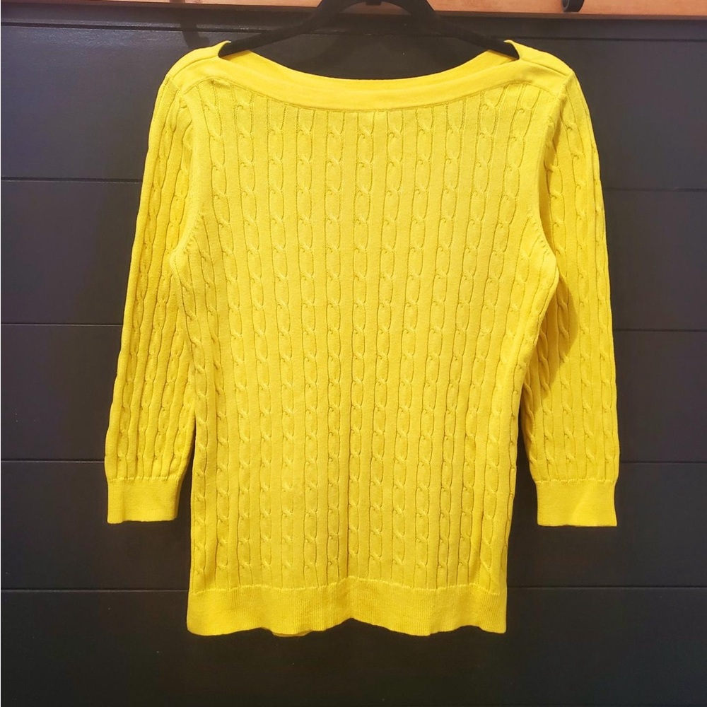 Gap Medium Yellow Sweater - Soft, Classic, and Versatile